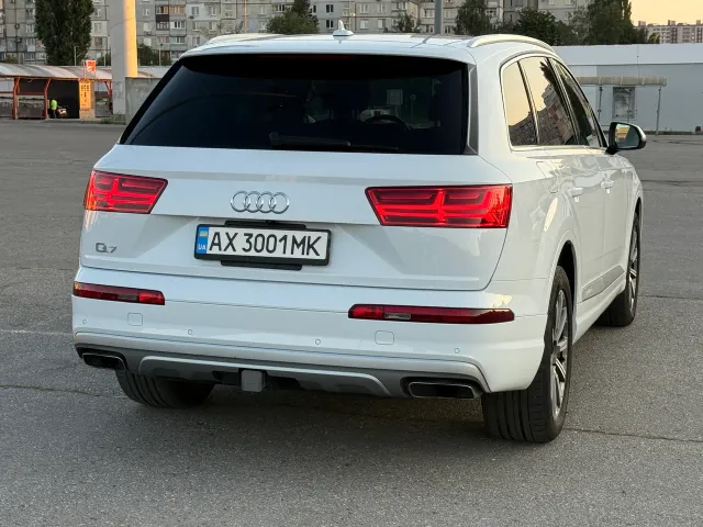 Audi Q7 - фото 2