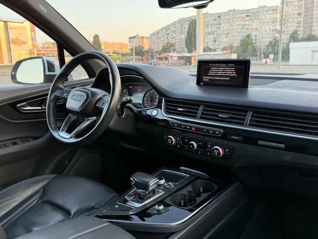 Audi Q7 - фото 4