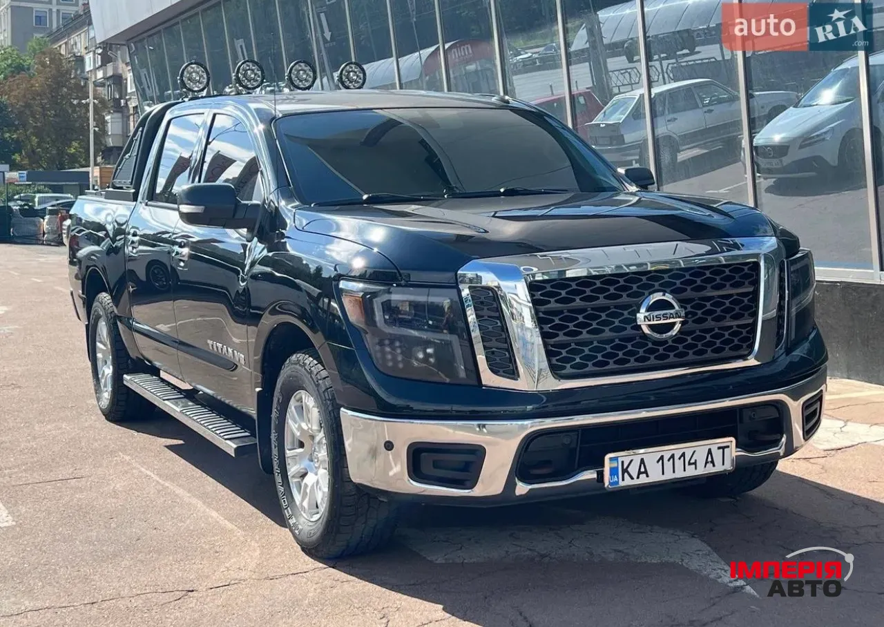 Nissan Titan - фото 1