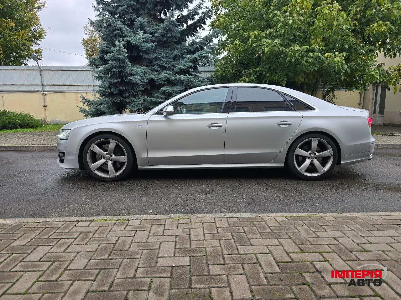 Audi S8 - фото 9