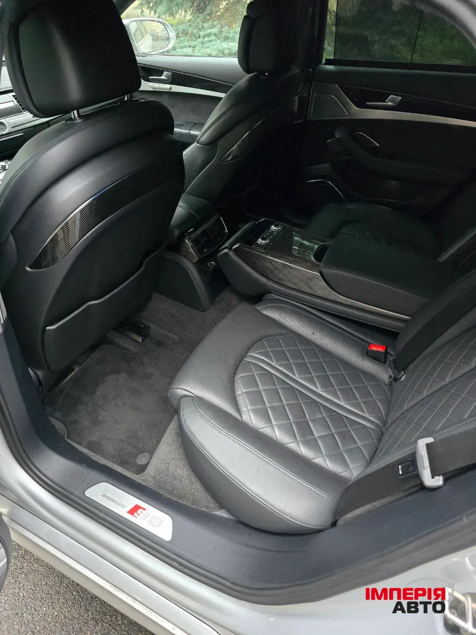 Audi S8 - фото 16