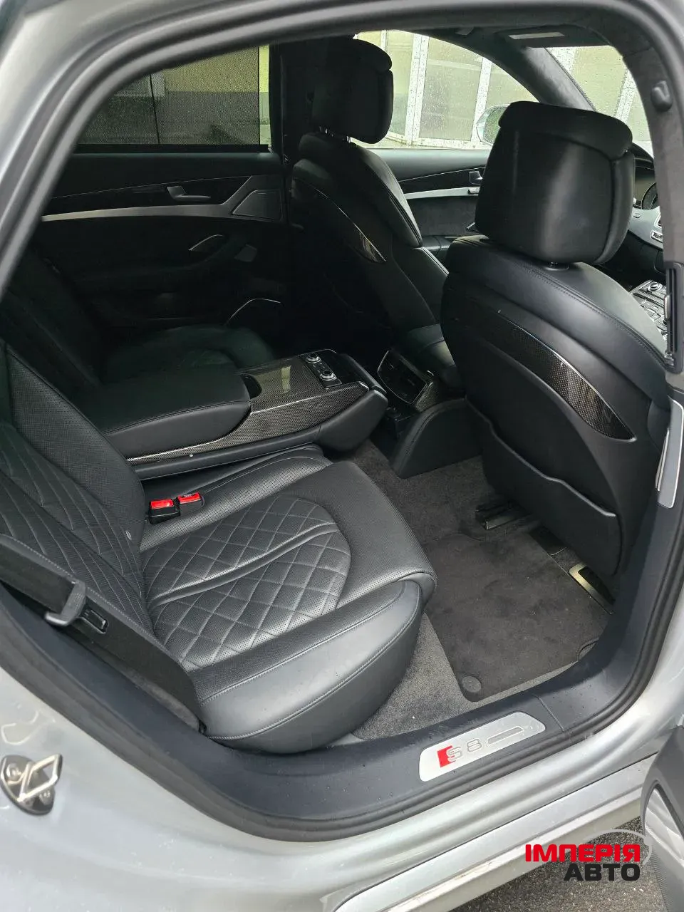 Audi S8 - фото 17