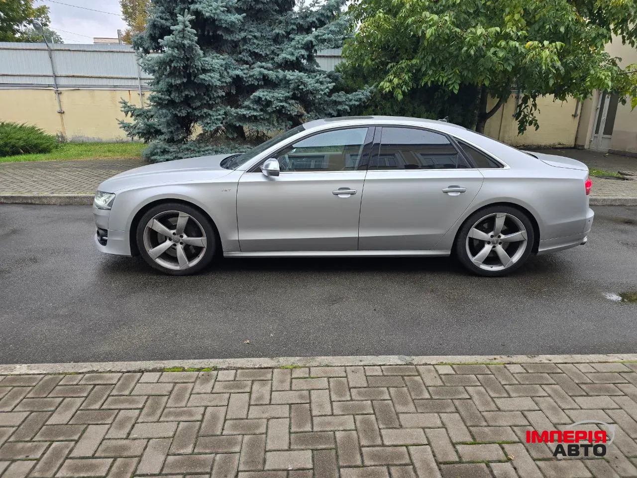 Audi S8 - фото 5