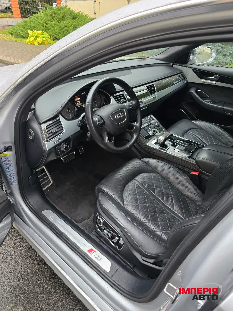 Audi S8 - фото 22