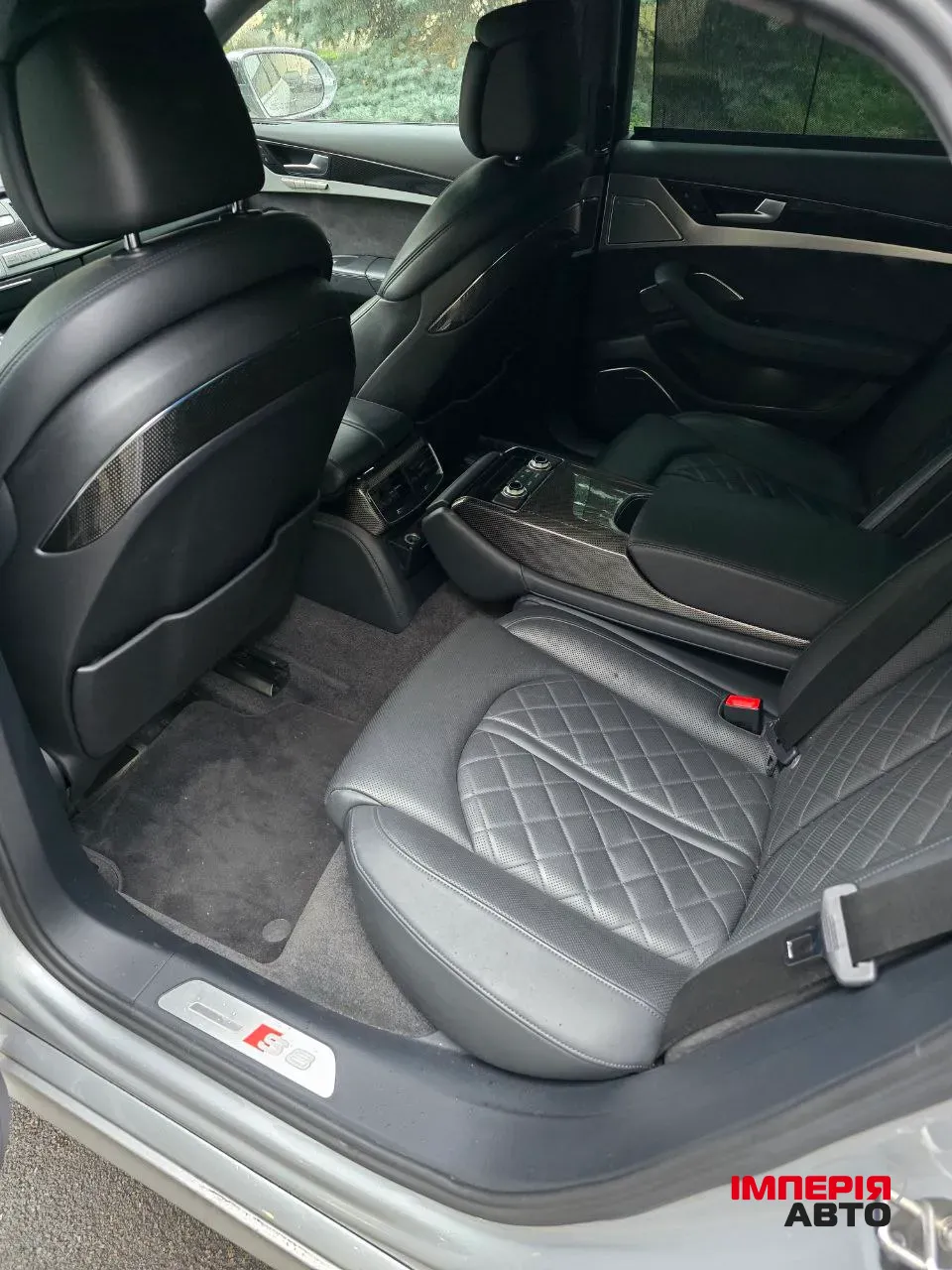 Audi S8 - фото 19
