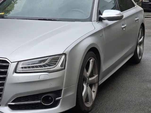 Audi S8 - фото 2