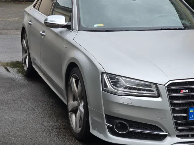 Audi S8 - фото 3