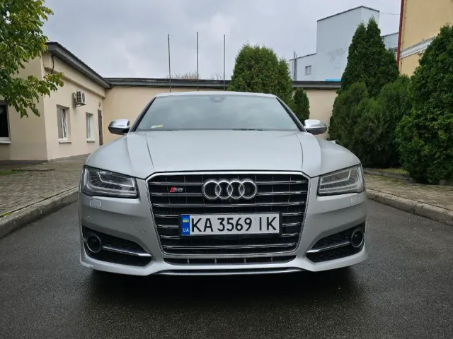 Audi S8 - фото 4