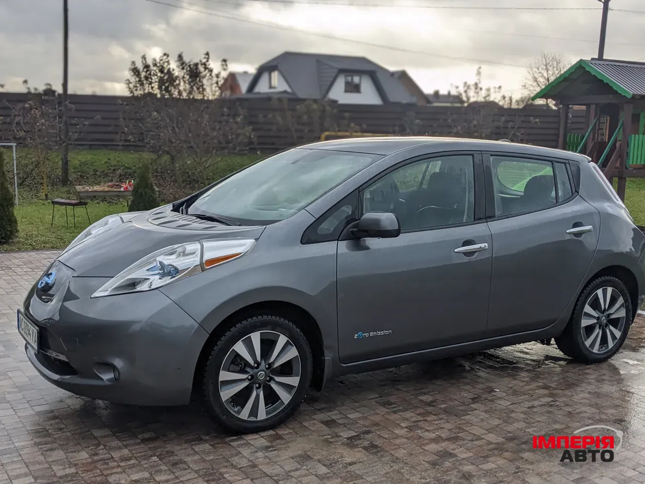 Nissan Leaf - фото 1