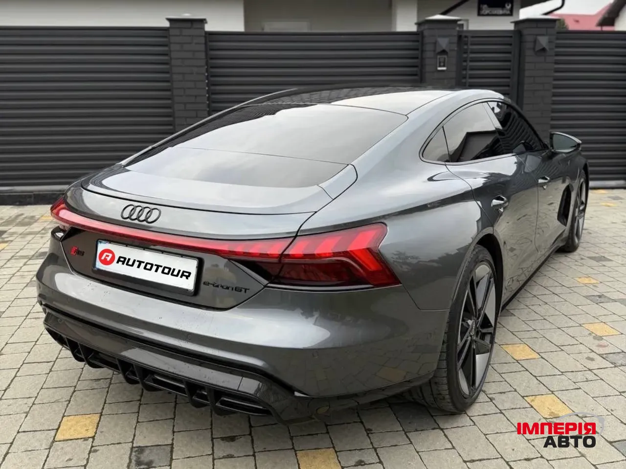 Audi RS e-tron GT - фото 10