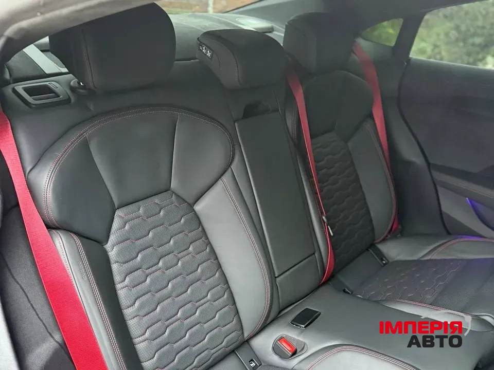Audi RS e-tron GT - фото 7