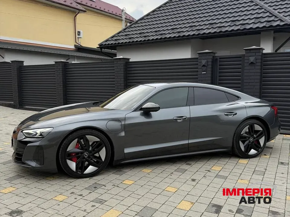 Audi RS e-tron GT - фото 2
