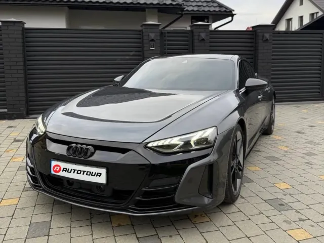 Audi RS e-tron GT - фото 1
