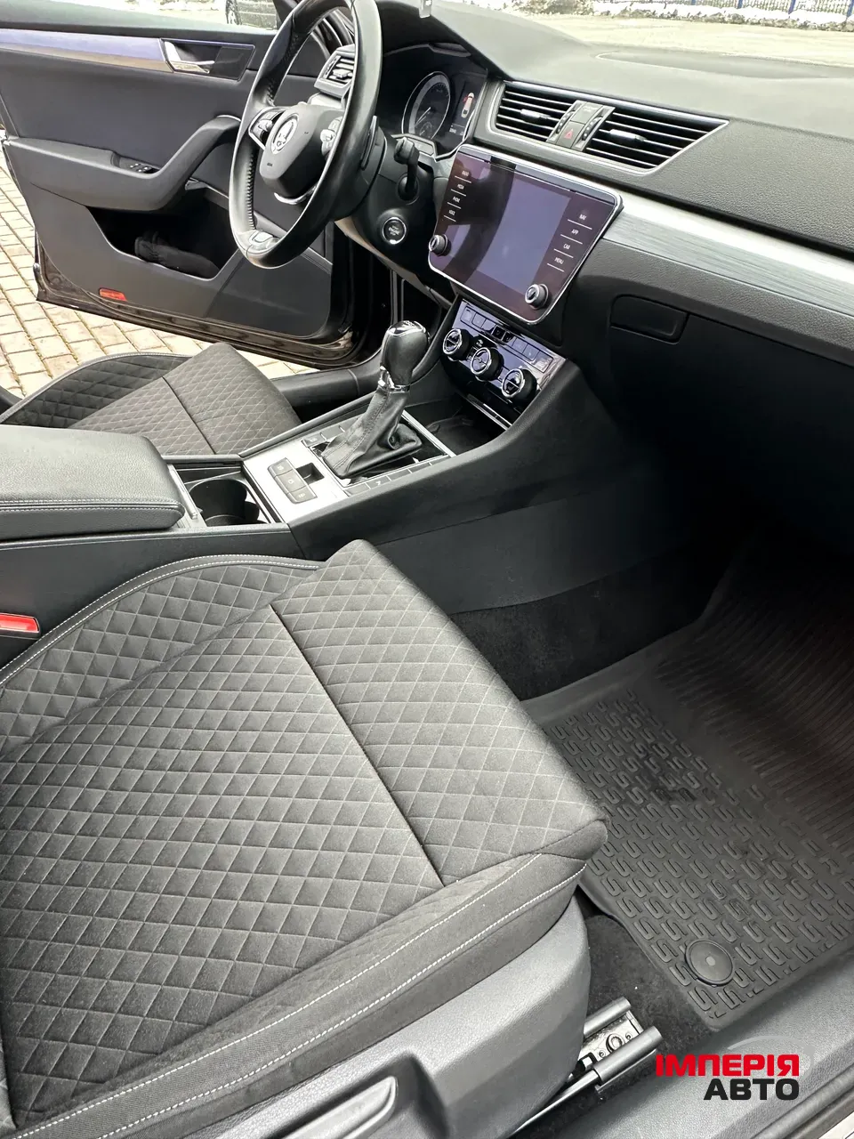 Skoda Superb - фото 17