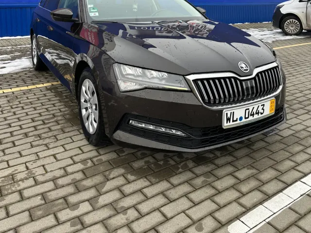 Skoda Superb - фото 1