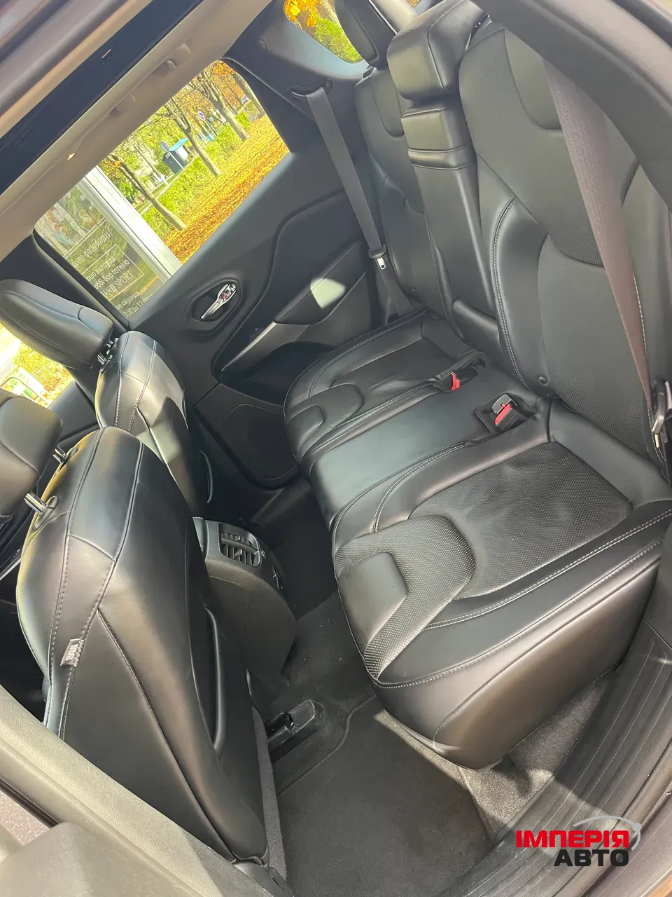 Jeep Cherokee - фото 7