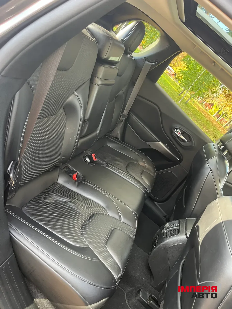 Jeep Cherokee - фото 12