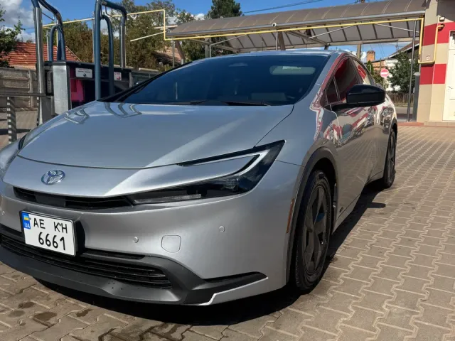 Toyota Prius - фото 3