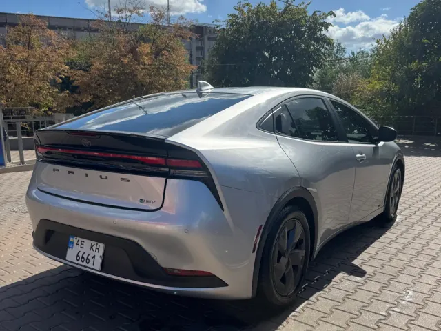 Toyota Prius - фото 5