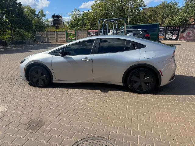 Toyota Prius - фото 4