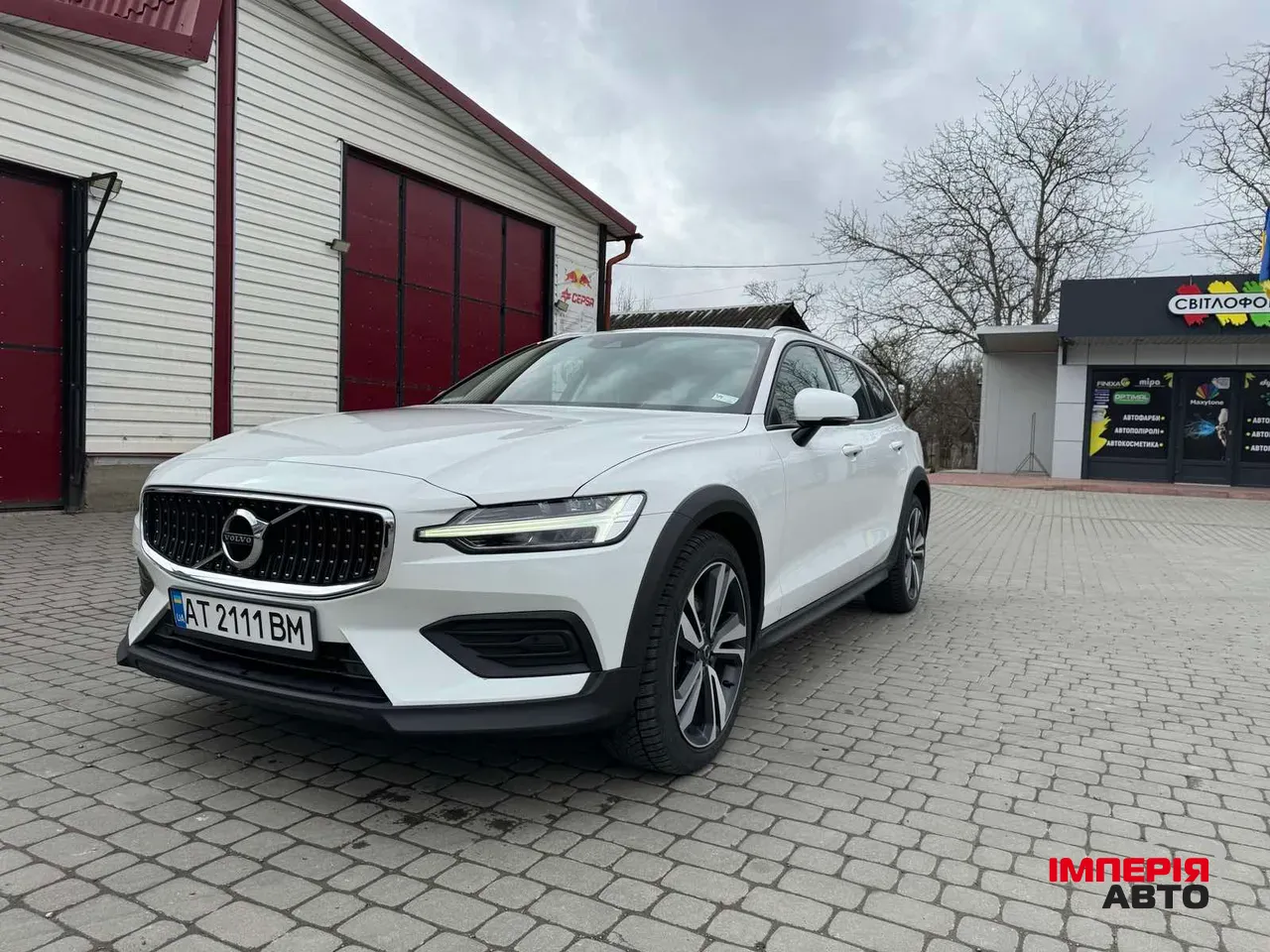 Volvo V60 Cross Country - фото 7