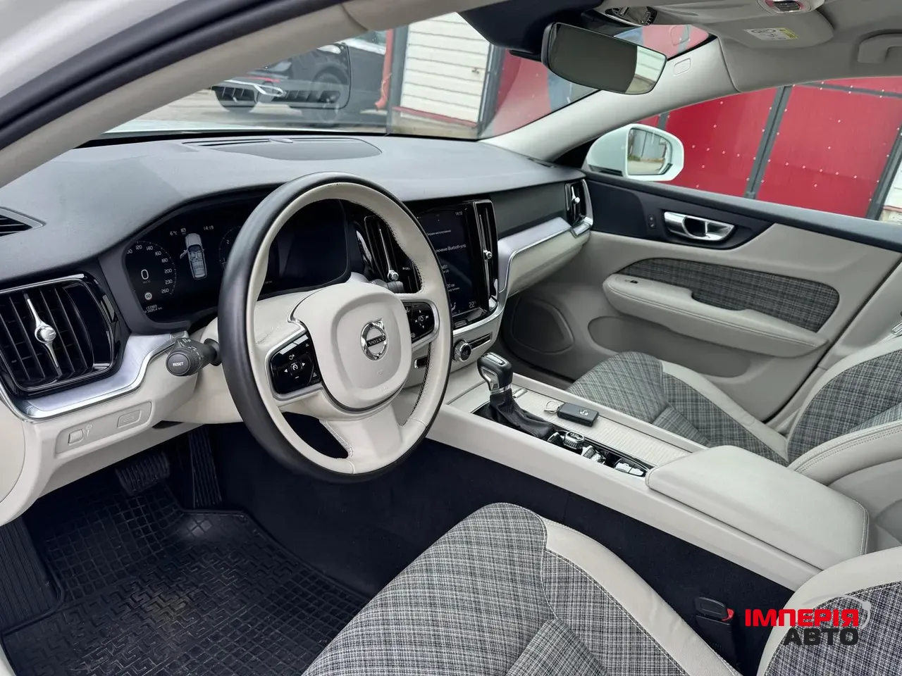 Volvo V60 Cross Country - фото 25