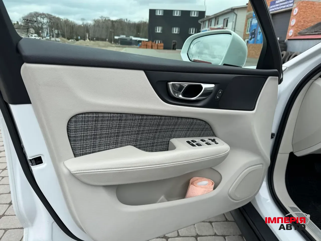 Volvo V60 Cross Country - фото 20