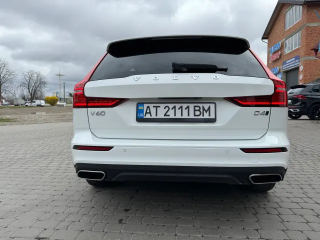 Volvo V60 Cross Country - фото 5