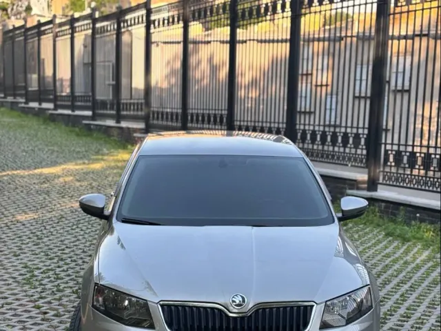 Skoda Octavia - фото 2