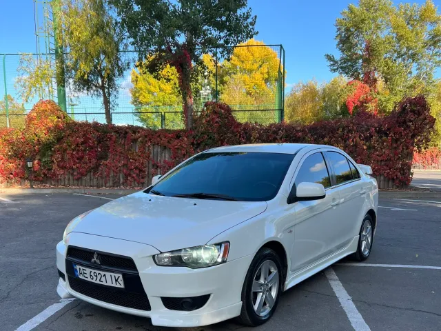 Mitsubishi Lancer - фото 1