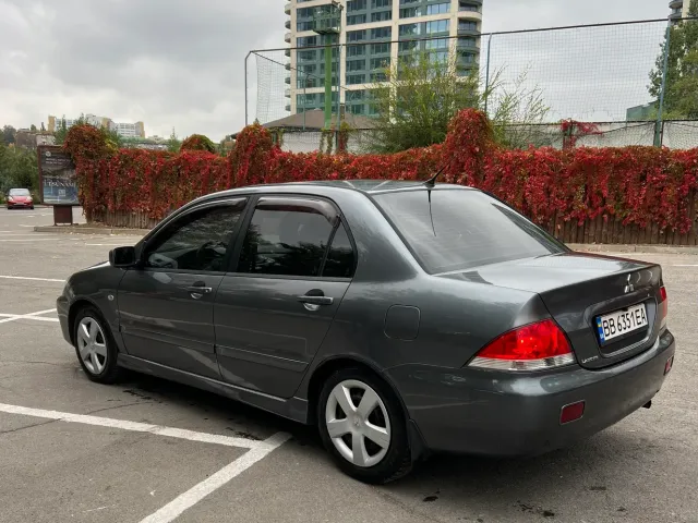 Mitsubishi Lancer - фото 4