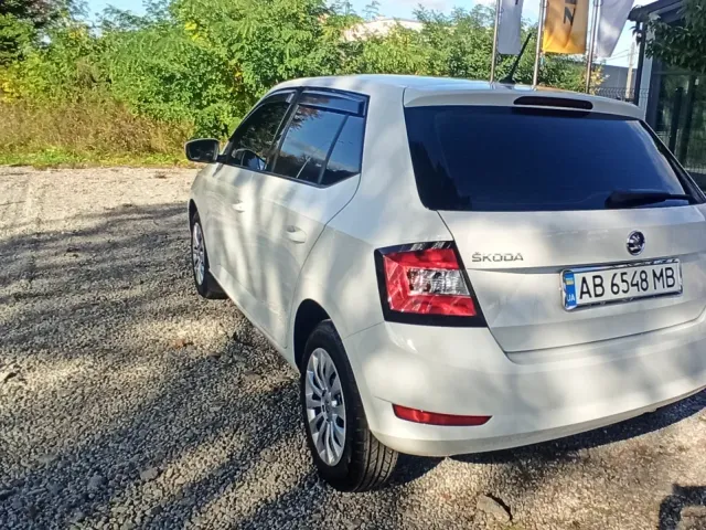 Skoda Fabia - фото 5
