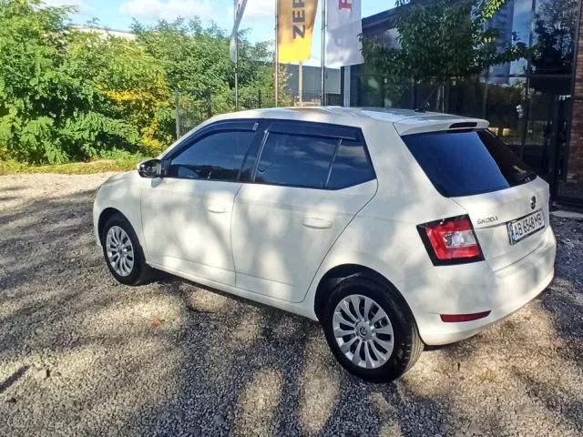 Skoda Fabia - фото 4