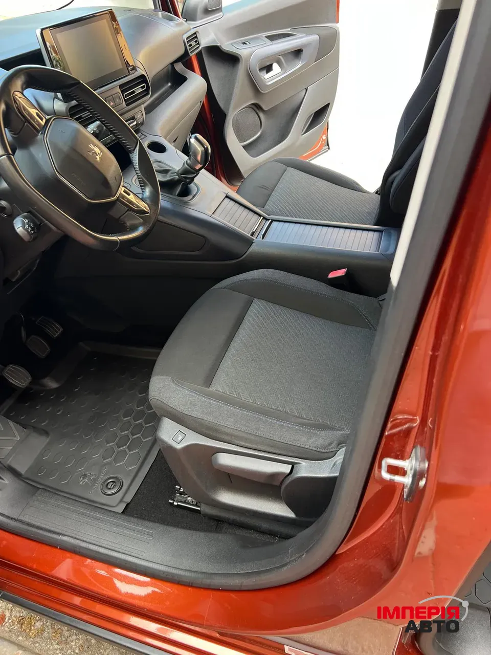 Peugeot Rifter - фото 8