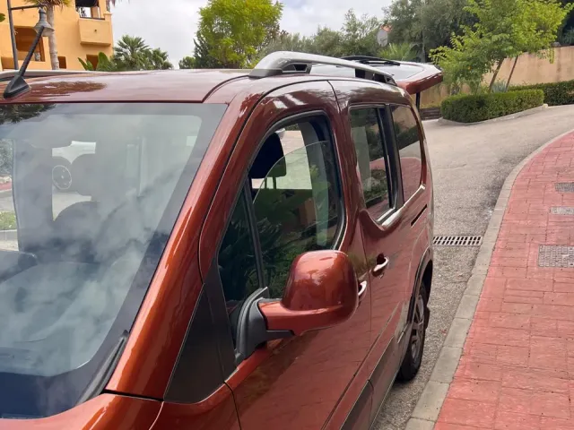 Peugeot Rifter - фото 3