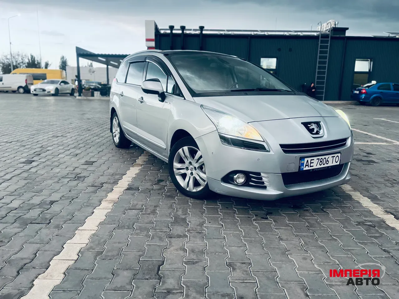 Peugeot 5008 - фото 1