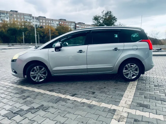 Peugeot 5008 - фото 5