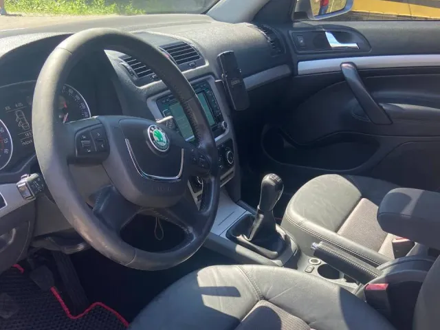 Skoda Octavia - фото 2