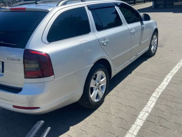 Skoda Octavia - фото 1