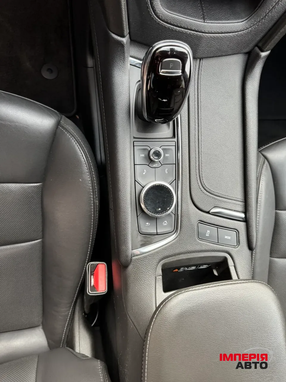 Cadillac XT6 - фото 14