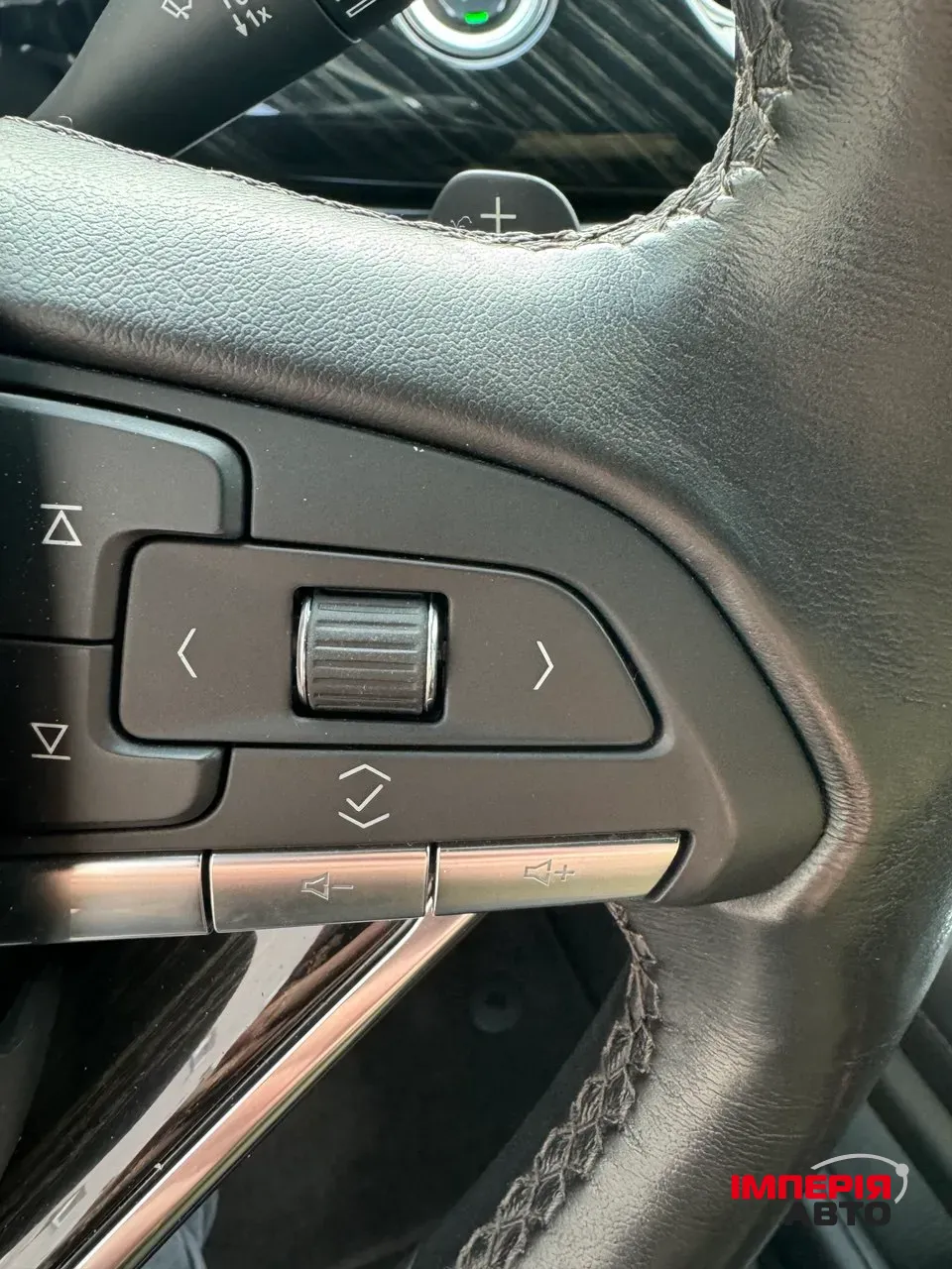 Cadillac XT6 - фото 17