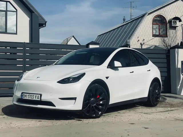 Tesla Model Y - фото 2