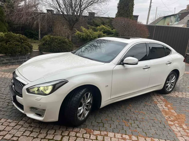 Infiniti Q70 - фото 5