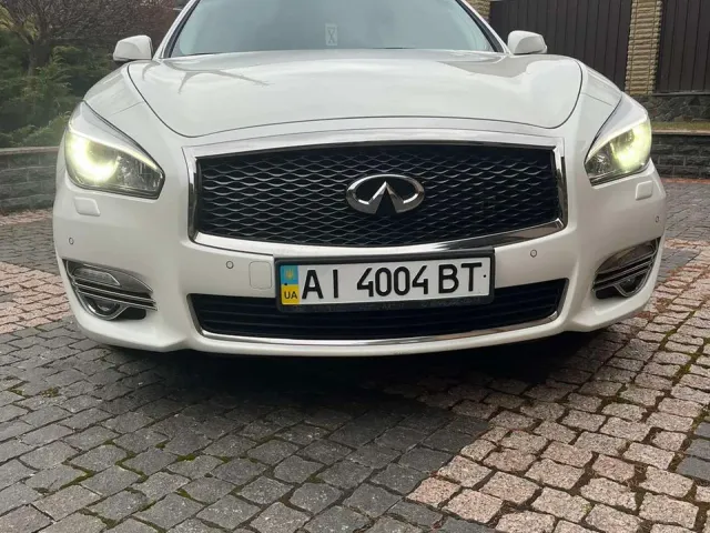 Infiniti Q70 - фото 2