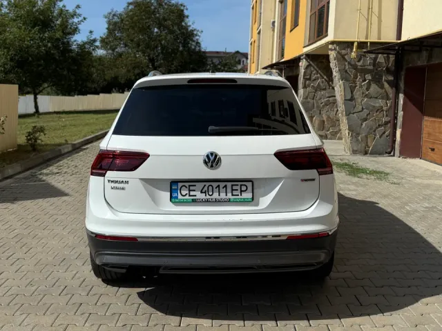 Volkswagen Tiguan - фото 5