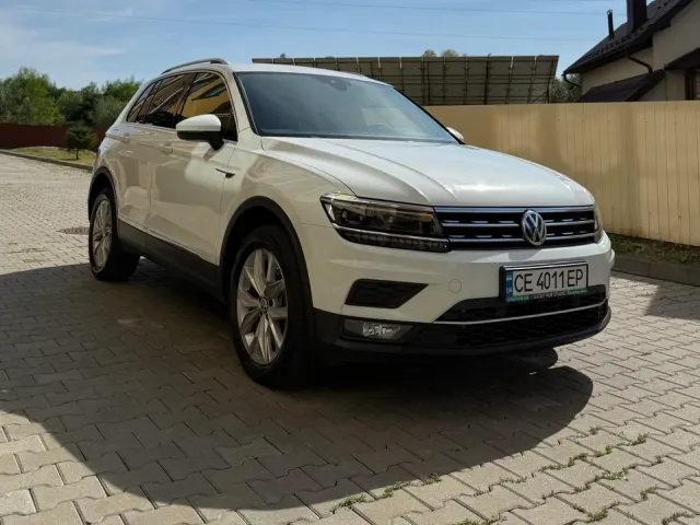 Volkswagen Tiguan - фото 1