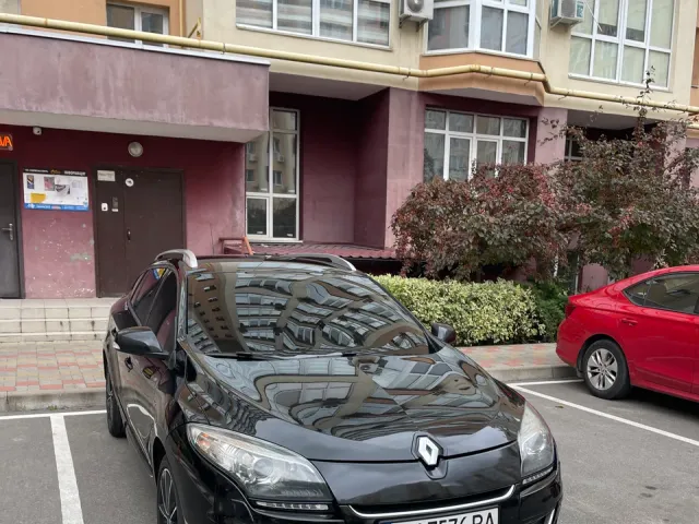 Renault Megane - фото 1