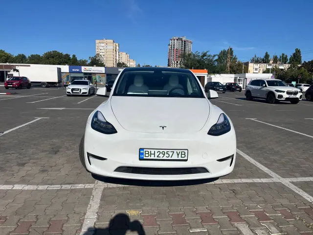 Tesla Model Y - фото 2