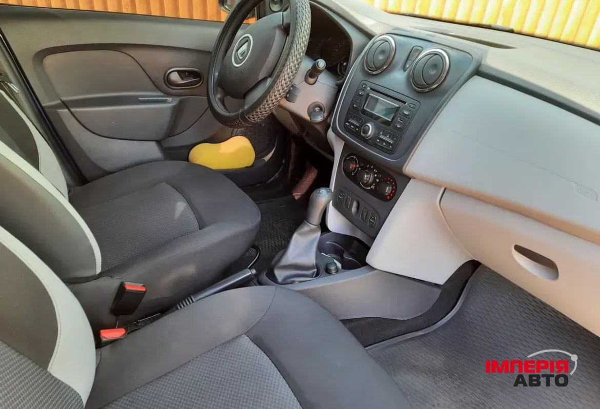 Dacia Logan - фото 6