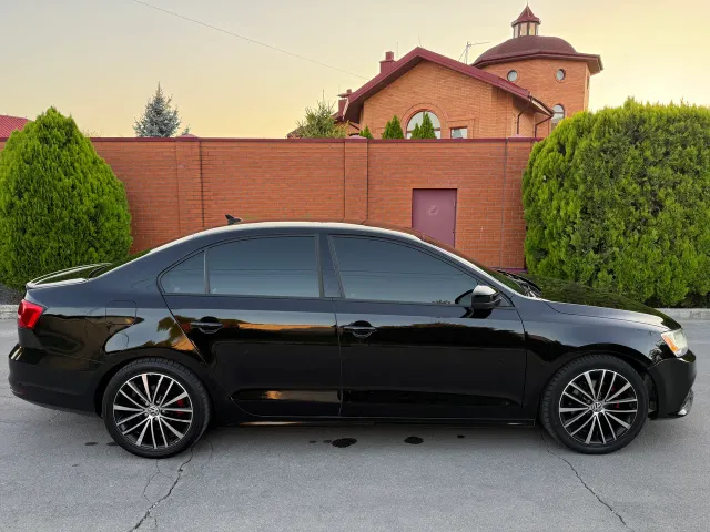 Volkswagen Jetta - фото 5